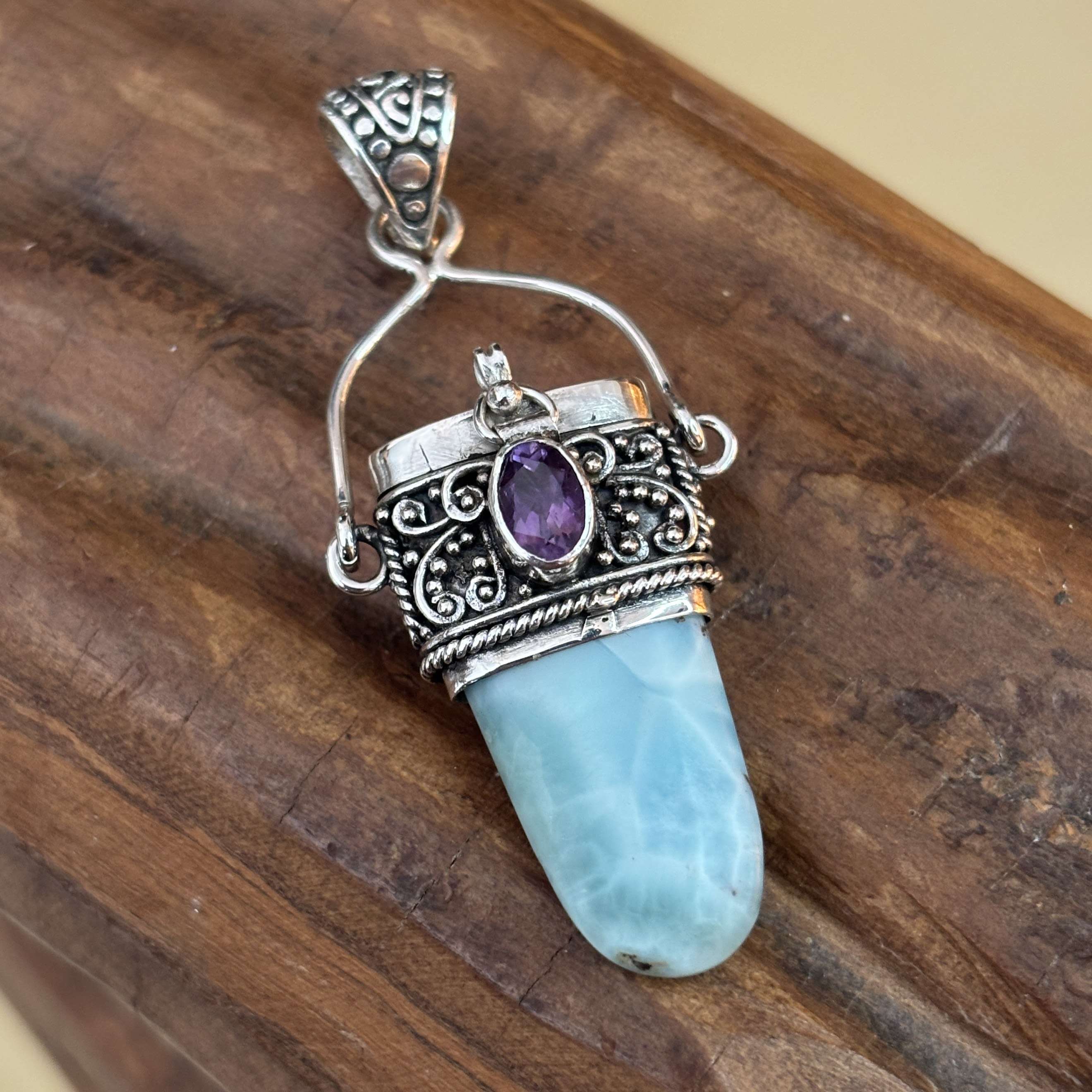 (HANDMADE 925 BALI STERLING SILVER FILIGREE PENDANT WITH LARIMAR)